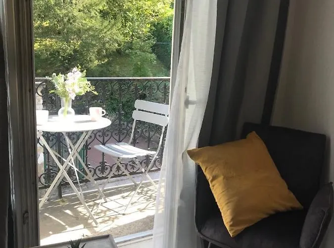 Proche Du Centre Et Des Thermes