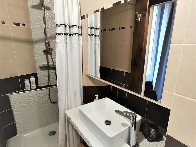 Proche Du Centre Et Des Thermes Appartement *